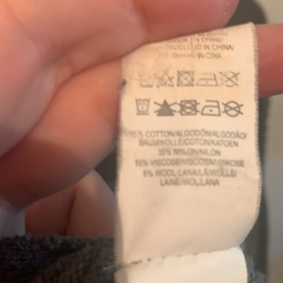 Stylish Primark Grey Wool Turtleneck Sweater w/ ribbed arms for extra warmth 😍 - Picture 6 of 6